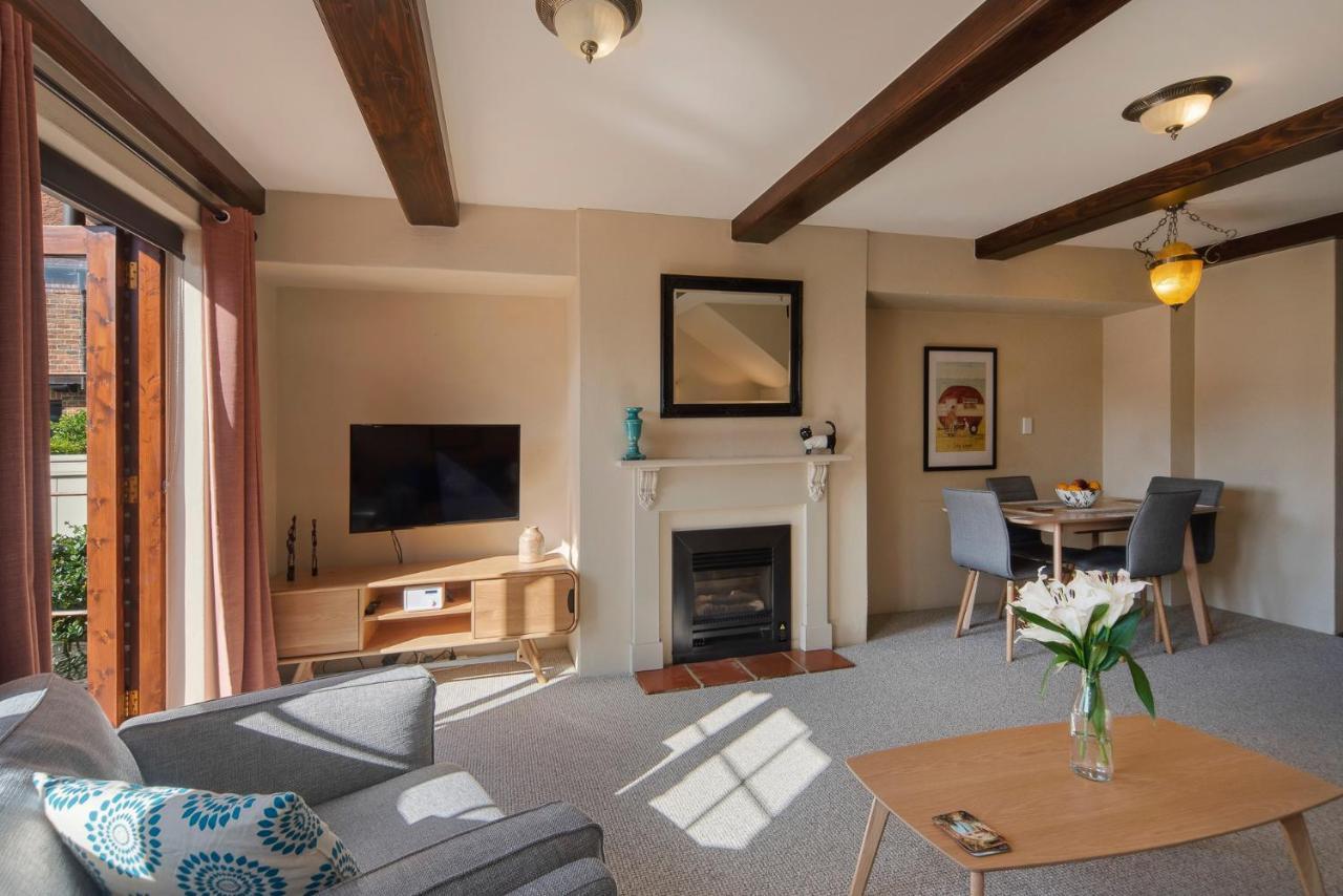 The Village Green Apartment Nelson Extérieur photo