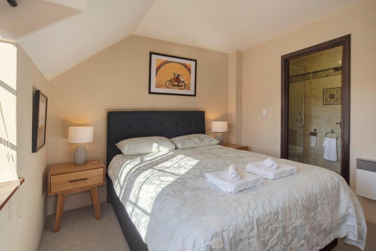 The Village Green Apartment Nelson Extérieur photo